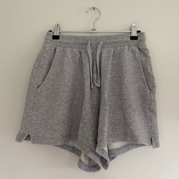 Old Navy Pants - Old Navy grey shorts! XS